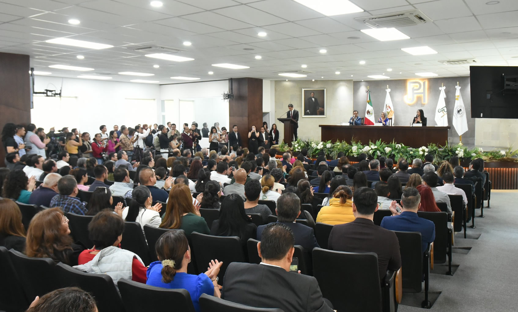 imagen que te permite ver a los Diputados en Sesión