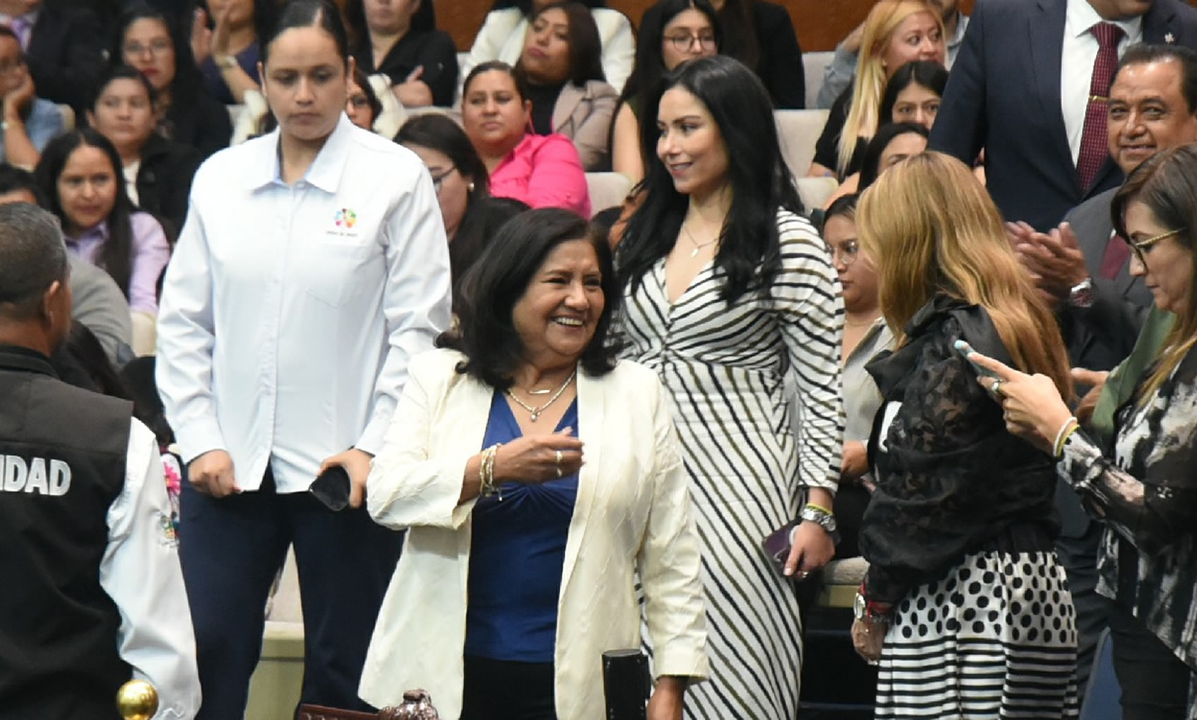 imagen que te permite ver a los Diputados en Sesión