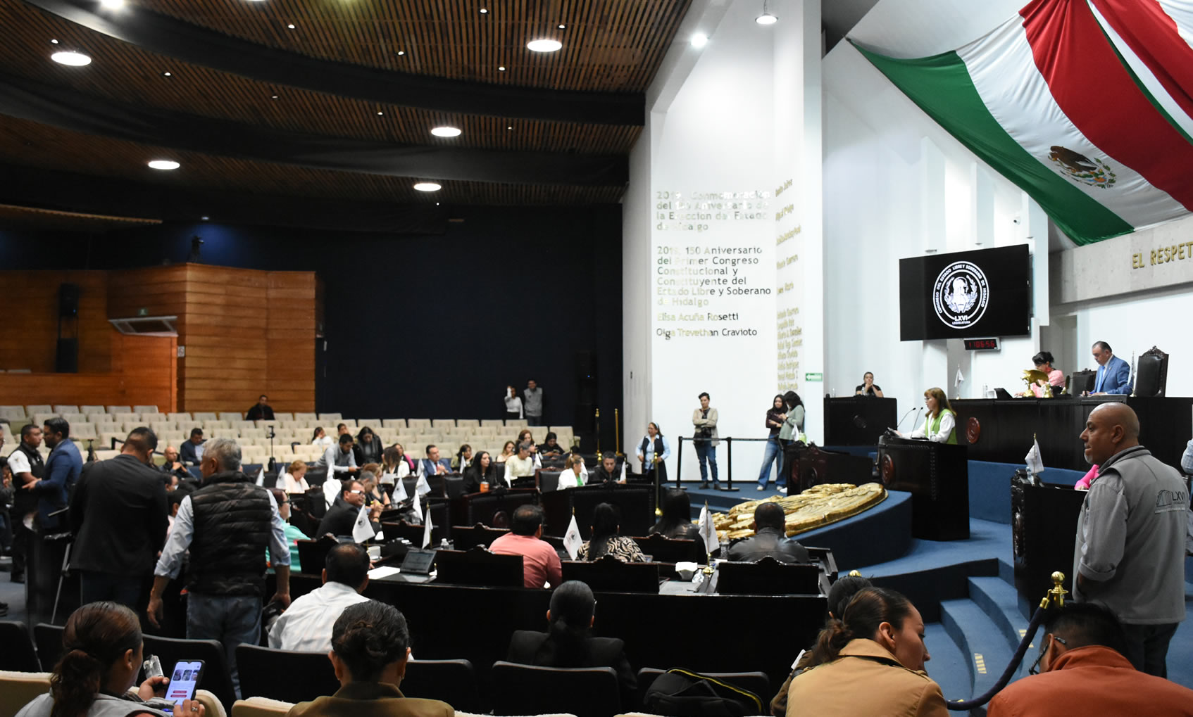 imagen que te permite ver a los Diputados en Sesión